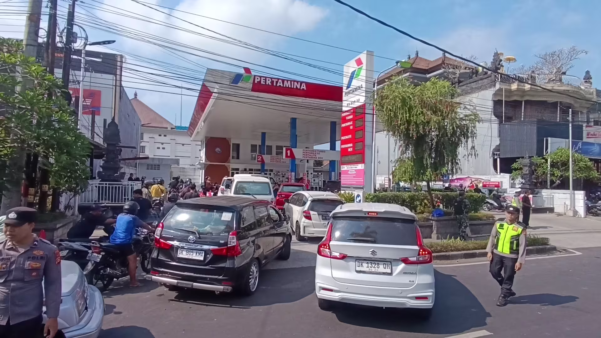 Bali Mengantre untuk Bensin: Ketika Perjalanan Sehari-hari Berubah Menjadi Perjuangan